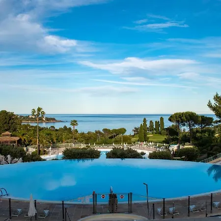 Duplex 3 Pieces Avec Terrasse, Solarium, Piscine Et Parking - Fr-1-504-418 * Saint-Raphael (Var)